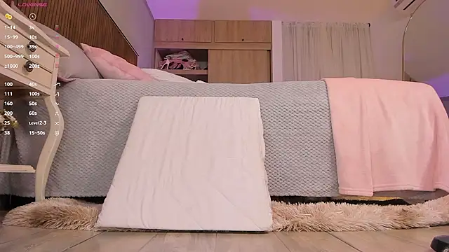 Snapshot of tatikiss_ chatting on March 19, 2026, 11:54 am tatikiss online show from March 19, 2026, 11:54 am