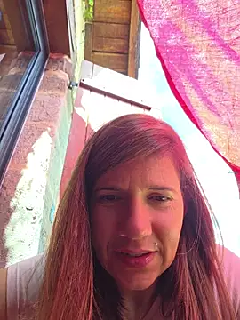 Snapshot of Lina_lou4 chatting on July 1, 2026, 1:33 pm Lina lou4 online show from July 1, 2026, 1:33 pm