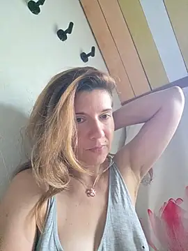 Snapshot of Lina_lou4 chatting on June 24, 2026, 7:18 am Lina lou4 online show from June 24, 2026, 7:18 am