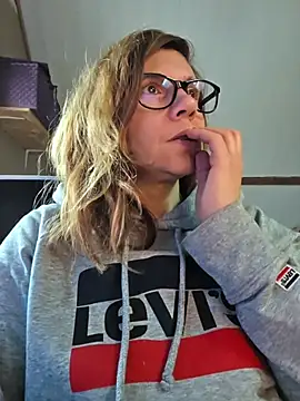 Lina lou4 online show from February 1, 2026, 10:02 am