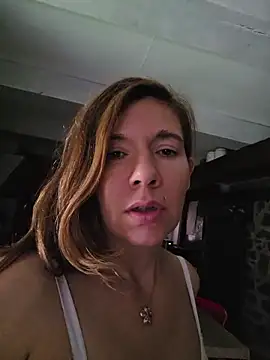 Snapshot of Lina_lou4 chatting on August 6, 2026, 11:05 am Lina lou4 online show from August 6, 2026, 11:05 am