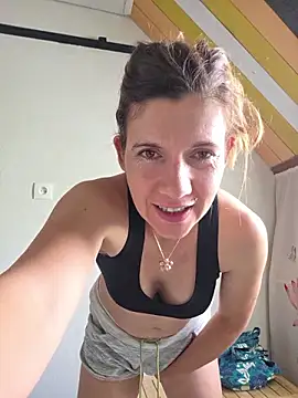 Snapshot of Lina_lou4 chatting on July 27, 2026, 11:28 am Lina lou4 online show from July 27, 2026, 11:28 am