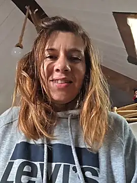 Snapshot of Lina_lou4 chatting on February 8, 2026, 3:21 pm Lina lou4 online show from February 8, 2026, 3:21 pm