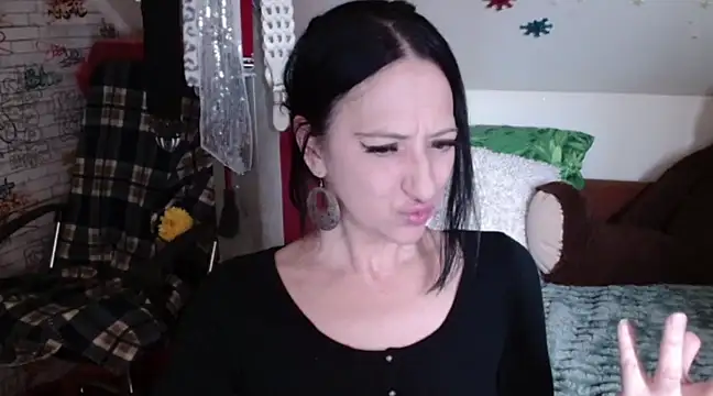 Snapshot of DebraMilf chatting on March 23, 2025, 6:26 am DebraMilf online show from March 23, 2025, 6:26 am