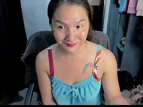 Snapshot of soooooANGEL chatting on November 18, 2025, 12:59 am soooooANGEL online show from November 18, 2025, 12:59 am