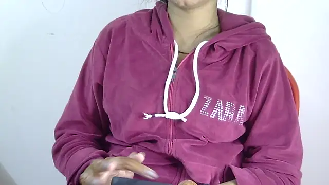 lovelydesi21 online show from February 4, 2026, 4:57 pm