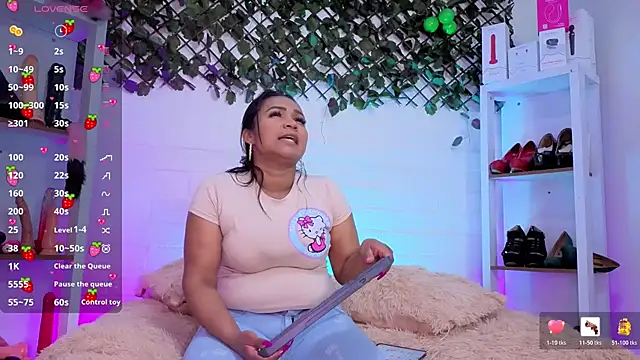 Snapshot of louise_nails chatting on June 30, 2026, 6:41 pm louise nails online show from June 30, 2026, 6:41 pm