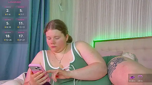 Snapshot of RubyValen chatting on July 17, 2026, 1:25 am RubyValen online show from July 17, 2026, 1:25 am