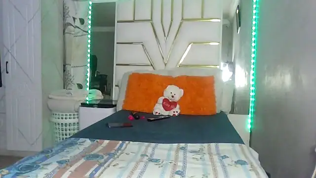 Snapshot of SexyyNana chatting on November 19, 2025, 11:27 pm SexyyNana online show from November 19, 2025, 11:27 pm