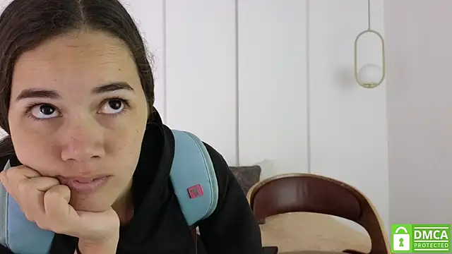 Snapshot of sexychanell_18 chatting on November 9, 2025, 1:15 pm sexychanell 18 online show from November 9, 2025, 1:15 pm