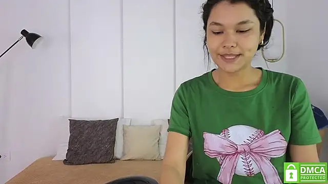 Snapshot of sexychanell_18 chatting on October 17, 2025, 1:13 pm sexychanell 18 online show from October 17, 2025, 1:13 pm