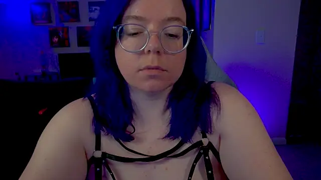 Snapshot of KiraSpitQueen chatting on April 27, 2026, 3:48 am KiraSpitQueen online show from April 27, 2026, 3:48 am