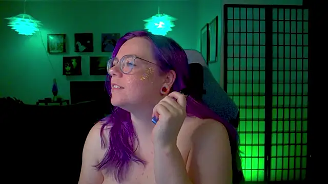 Snapshot of KiraSpitQueen chatting on March 18, 2026, 3:42 am KiraSpitQueen online show from March 18, 2026, 3:42 am