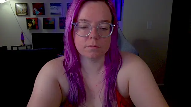 Snapshot of KiraSpitQueen chatting on April 15, 2026, 3:45 am KiraSpitQueen online show from April 15, 2026, 3:45 am
