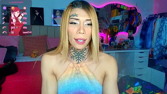 caroline cossei online show from March 7, 2026, 1:12 am