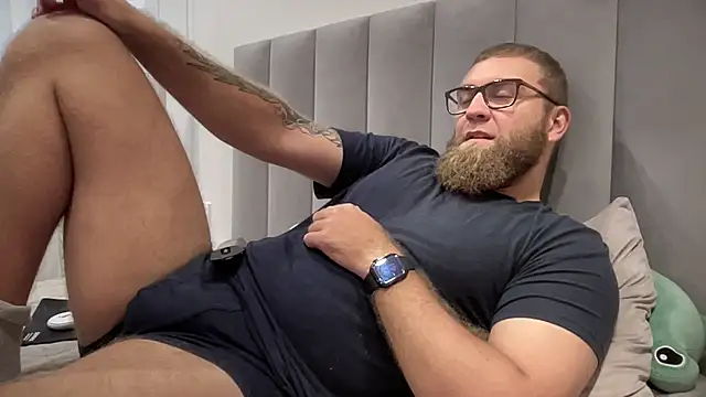 Snapshot of Bear_bear_ chatting on September 9, 2025, 9:41 am Bear bear  online show from September 9, 2025, 9:41 am