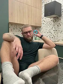 Snapshot of Bear_bear_ chatting on February 22, 2025, 7:03 pm Bear bear  online show from February 22, 2025, 7:03 pm