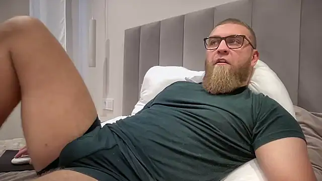 Snapshot of Bear_bear_ chatting on October 9, 2025, 11:11 am Bear bear  online show from October 9, 2025, 11:11 am