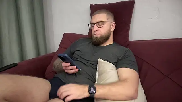 Snapshot of Bear_bear_ chatting on February 19, 2025, 5:27 pm Bear bear  online show from February 19, 2025, 5:27 pm