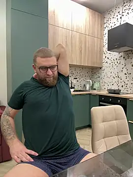 Snapshot of Bear_bear_ chatting on March 4, 2025, 6:18 pm Bear bear  online show from March 4, 2025, 6:18 pm