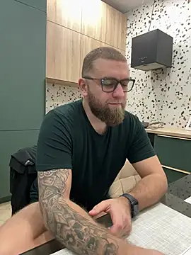 Snapshot of Bear_bear_ chatting on February 24, 2025, 1:21 pm Bear bear  online show from February 24, 2025, 1:21 pm