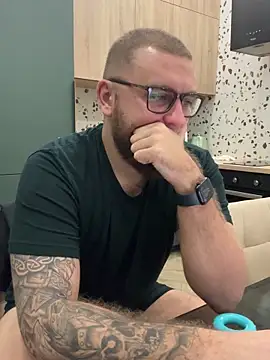 Snapshot of Bear_bear_ chatting on February 21, 2025, 11:21 pm Bear bear  online show from February 21, 2025, 11:21 pm