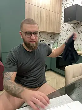 Snapshot of Bear_bear_ chatting on February 21, 2025, 12:05 am Bear bear  online show from February 21, 2025, 12:05 am