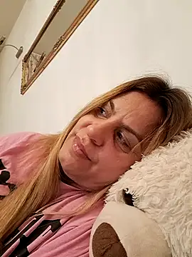 Snapshot of OliviaLewis chatting on February 20, 2025, 4:50 am OliviaLewis online show from February 20, 2025, 4:50 am