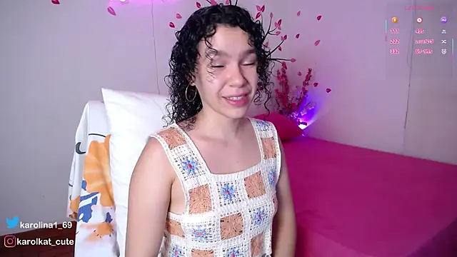 Snapshot of Karolina_1 chatting on November 22, 2025, 12:21 am Karolina 1 online show from November 22, 2025, 12:21 am