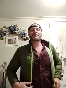 Snapshot of ShaneJames11 chatting on April 25, 2026, 3:31 am ShaneJames11 online show from April 25, 2026, 3:31 am