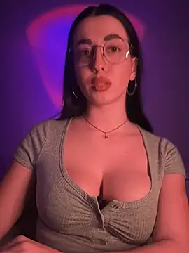 Snapshot of Emylia chatting on February 20, 2025, 7:30 pm Emylia online show from February 20, 2025, 7:30 pm