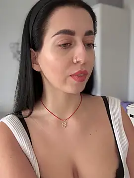 Snapshot of Emylia chatting on January 24, 2025, 1:03 pm Emylia online show from January 24, 2025, 1:03 pm