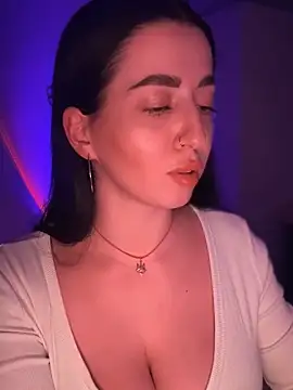 Snapshot of Emylia chatting on January 28, 2025, 9:08 pm Emylia online show from January 28, 2025, 9:08 pm