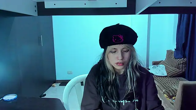 Snapshot of Akane-Mou chatting on March 7, 2025, 10:24 am Akane-Mou online show from March 7, 2025, 10:24 am