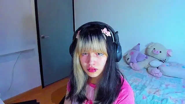 Snapshot of Akane-Mou chatting on January 18, 2025, 4:59 am Akane-Mou online show from January 18, 2025, 4:59 am