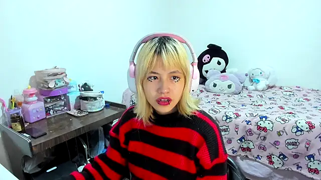 Snapshot of Akane-Mou chatting on September 19, 2025, 6:39 am Akane-Mou online show from September 19, 2025, 6:39 am