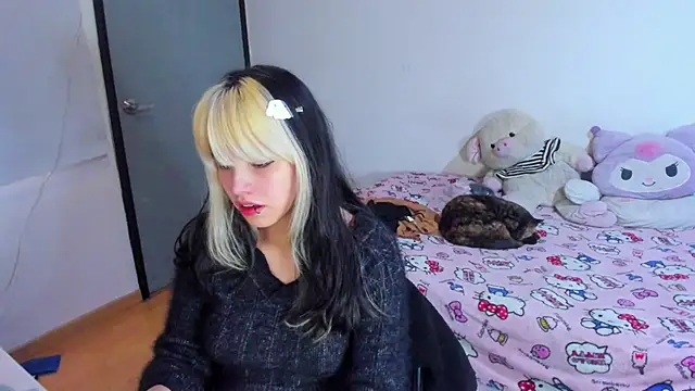 Snapshot of Akane-Mou chatting on March 11, 2025, 11:33 am Akane-Mou online show from March 11, 2025, 11:33 am