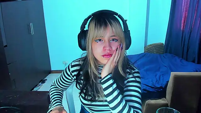 Snapshot of Akane-Mou chatting on January 19, 2025, 11:45 am Akane-Mou online show from January 19, 2025, 11:45 am