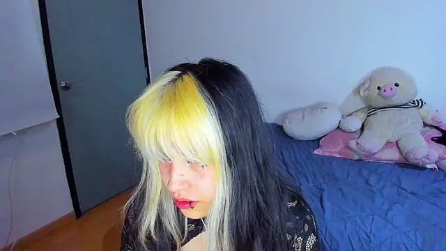 Snapshot of Akane-Mou chatting on February 22, 2025, 6:39 am Akane-Mou online show from February 22, 2025, 6:39 am