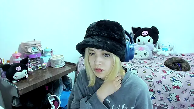 Snapshot of Akane-Mou chatting on September 15, 2025, 7:09 am Akane-Mou online show from September 15, 2025, 7:09 am