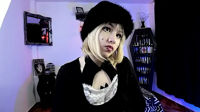 Snapshot of Akane-Mou chatting on October 8, 2025, 1:23 pm Akane-Mou online show from October 8, 2025, 1:23 pm