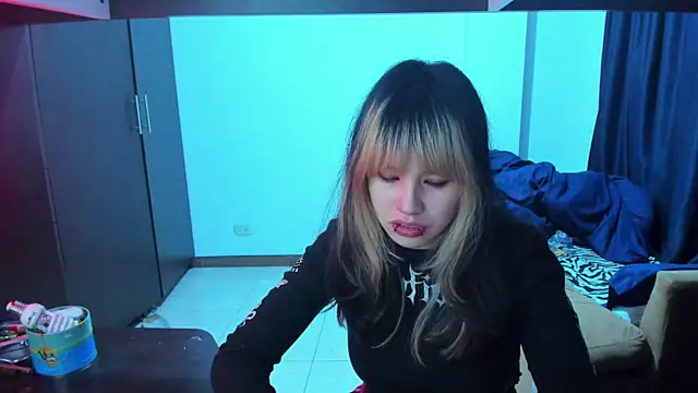 Snapshot of Akane-Mou chatting on January 6, 2025, 4:47 am Akane-Mou online show from January 6, 2025, 4:47 am