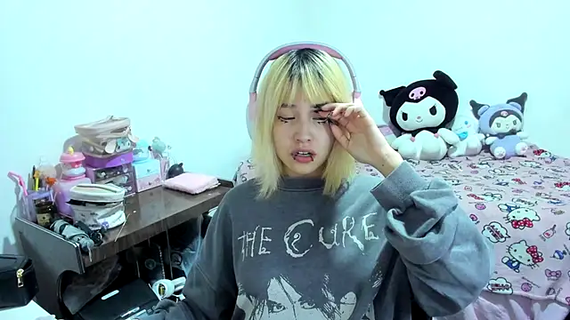 Snapshot of Akane-Mou chatting on September 24, 2025, 4:52 am Akane-Mou online show from September 24, 2025, 4:52 am