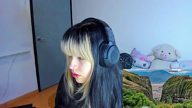 Snapshot of Akane-Mou chatting on January 20, 2025, 8:30 am Akane-Mou online show from January 20, 2025, 8:30 am