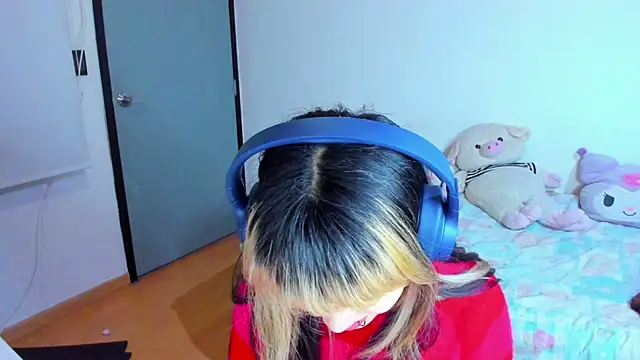 Snapshot of Akane-Mou chatting on December 24, 2024, 12:55 am Akane-Mou online show from December 24, 2024, 12:55 am