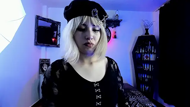 Snapshot of Akane-Mou chatting on October 15, 2025, 11:35 pm Akane-Mou online show from October 15, 2025, 11:35 pm