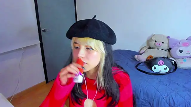 Snapshot of Akane-Mou chatting on February 19, 2025, 10:01 am Akane-Mou online show from February 19, 2025, 10:01 am