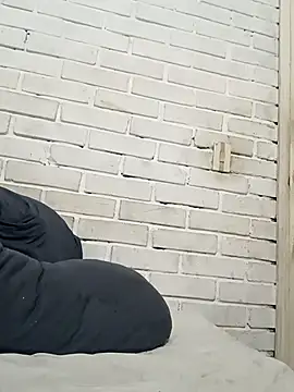 Snapshot of valeriaswang_Lucas chatting on November 14, 2025, 3:32 am valeriaswang Lucas online show from November 14, 2025, 3:32 am