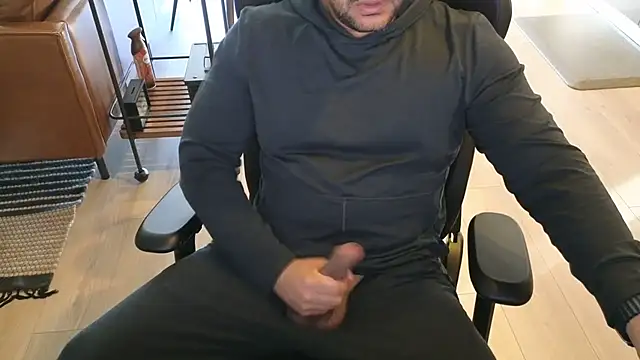 HungandThickLatin online show from April 23, 2026, 2:51 pm