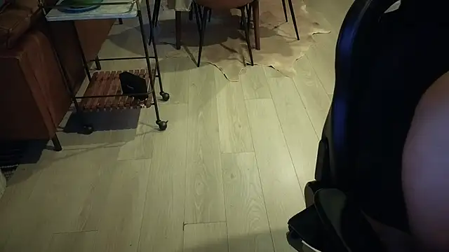 HungandThickLatin online show from October 14, 2025, 1:39 am